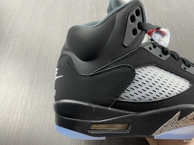 Bmlin 845035-003 5 Jordan Black Retro Metallic (2016) 0819